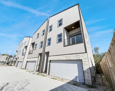 1216 E 34th Street - Photo Thumbnail 35