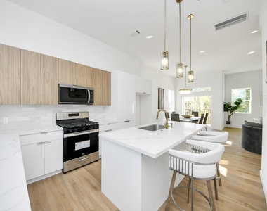 1216 E 34th Street - Photo Thumbnail 18