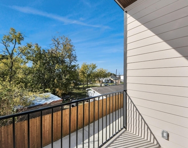 1216 E 34th Street - Photo Thumbnail 11