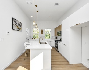 1216 E 34th Street - Photo Thumbnail 16