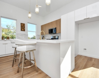1216 E 34th Street - Photo Thumbnail 14
