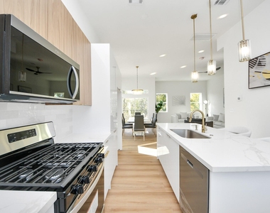 1216 E 34th Street - Photo Thumbnail 19