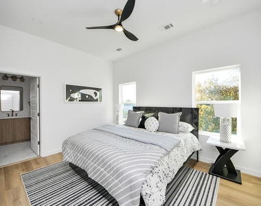 1216 E 34th Street - Photo Thumbnail 24