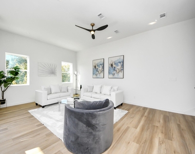 1216 E 34th Street - Photo Thumbnail 7