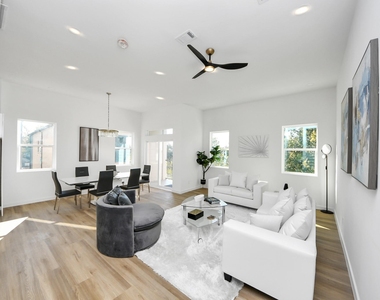 1216 E 34th Street - Photo Thumbnail 6