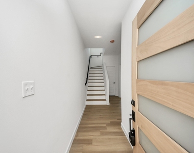 1216 E 34th Street - Photo Thumbnail 2