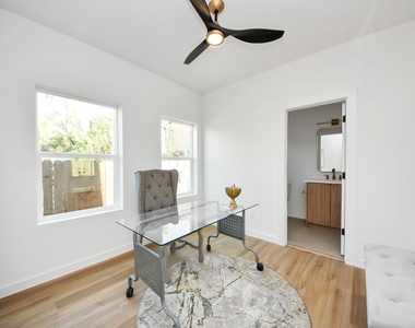 1216 E 34th Street - Photo Thumbnail 3