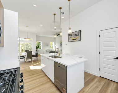 1216 E 34th Street - Photo Thumbnail 20