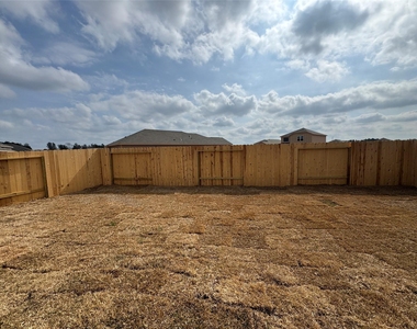 15684 Plum Brook Dr - Photo Thumbnail 8