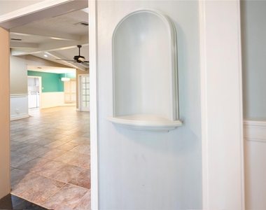 7546 Maple Tree Drive - Photo Thumbnail 10