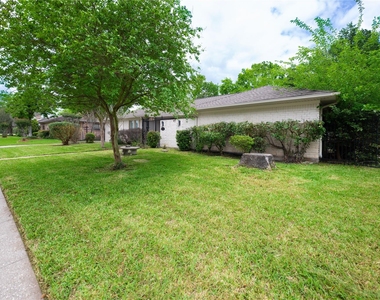 7546 Maple Tree Drive - Photo Thumbnail 2