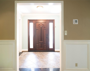 7546 Maple Tree Drive - Photo Thumbnail 6