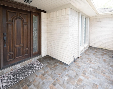 7546 Maple Tree Drive - Photo Thumbnail 5