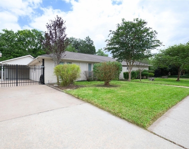 7546 Maple Tree Drive - Photo Thumbnail 1