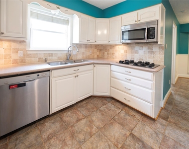 7546 Maple Tree Drive - Photo Thumbnail 13