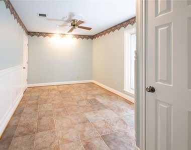 7546 Maple Tree Drive - Photo Thumbnail 17