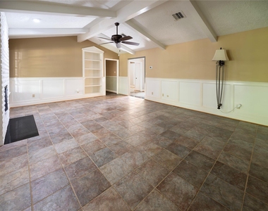 7546 Maple Tree Drive - Photo Thumbnail 9