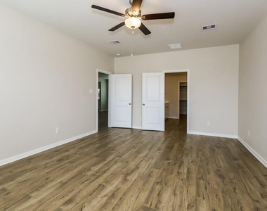 468 Beechwood Hacienda Drive - Photo Thumbnail 7