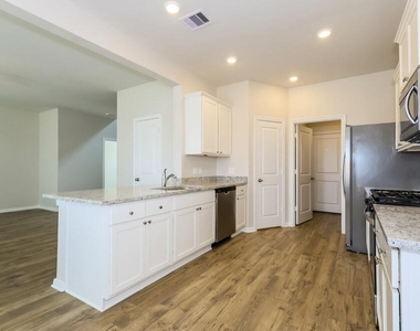 468 Beechwood Hacienda Drive - Photo Thumbnail 5