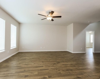 468 Beechwood Hacienda Drive - Photo Thumbnail 3