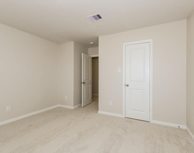 468 Beechwood Hacienda Drive - Photo Thumbnail 11