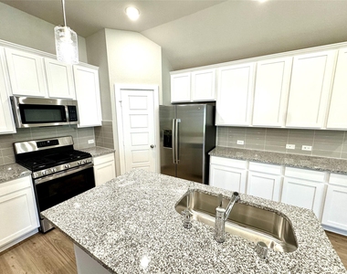 8615 Jetty Glen Drive - Photo Thumbnail 12