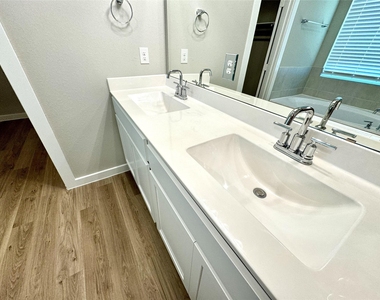 8615 Jetty Glen Drive - Photo Thumbnail 21