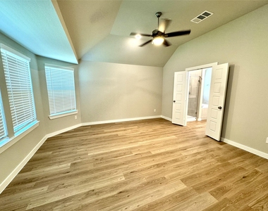 8615 Jetty Glen Drive - Photo Thumbnail 17