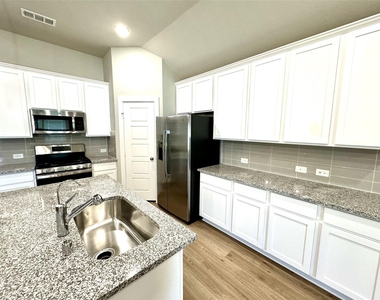 8615 Jetty Glen Drive - Photo Thumbnail 13