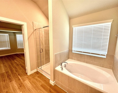 8615 Jetty Glen Drive - Photo Thumbnail 22