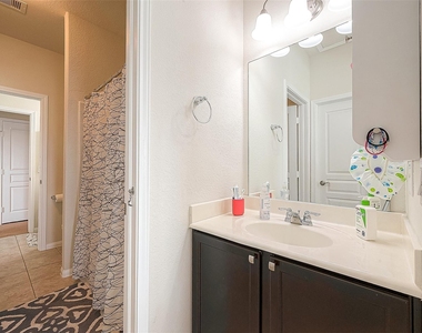 15627 Huddleston Drive - Photo Thumbnail 14