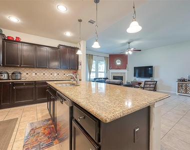15627 Huddleston Drive - Photo Thumbnail 4