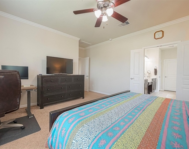 15627 Huddleston Drive - Photo Thumbnail 11