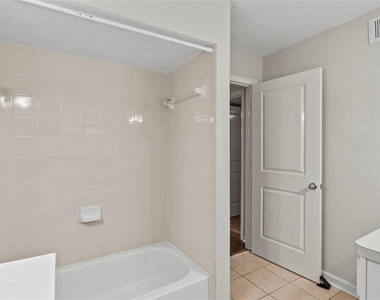 102 Strand Street - Photo Thumbnail 7