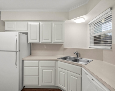 102 Strand Street - Photo Thumbnail 3