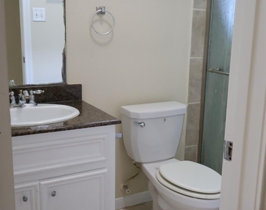 2112 Davis Street - Photo Thumbnail 10
