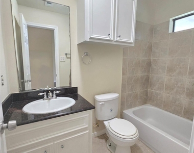 2112 Davis Street - Photo Thumbnail 16