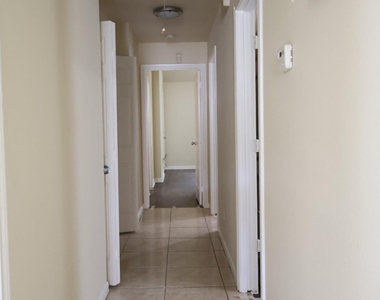 2112 Davis Street - Photo Thumbnail 17