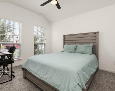 2214 Sand Lily Drive - Photo Thumbnail 18