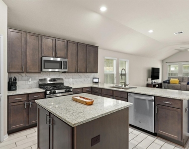2214 Sand Lily Drive - Photo Thumbnail 8