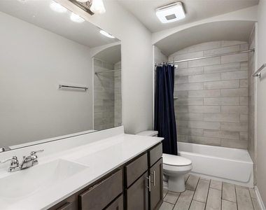 2214 Sand Lily Drive - Photo Thumbnail 24