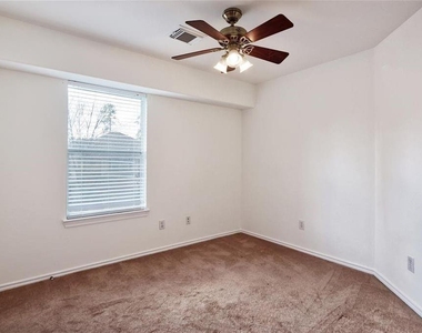 74 Blue Creek Court Court - Photo Thumbnail 9