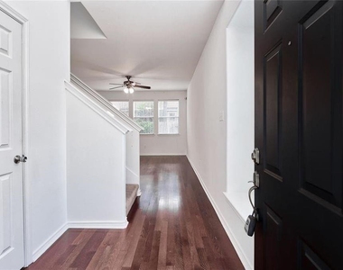 74 Blue Creek Court Court - Photo Thumbnail 2