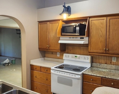 2109 Hidden Grove Lane - Photo Thumbnail 21