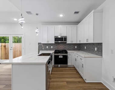 8109 Hamlet Street - Photo Thumbnail 7