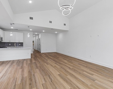 8109 Hamlet Street - Photo Thumbnail 5