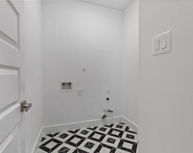 8109 Hamlet Street - Photo Thumbnail 8