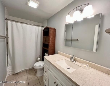 4 Colonial Drive - Photo Thumbnail 12