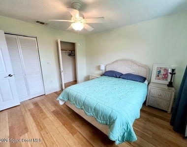 4 Colonial Drive - Photo Thumbnail 15