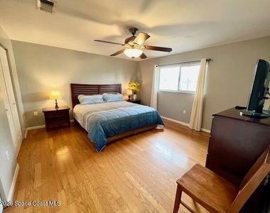 4 Colonial Drive - Photo Thumbnail 10
